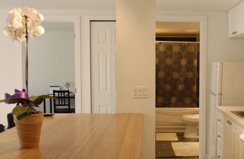 Cote-Des-Neiges—Notre-Dame-De-Grace Resort | Private room ∙ 1 guest