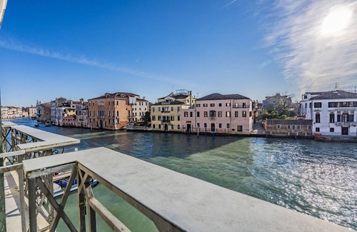 Cannaregio Apartment | Ca' Degli Specchi Grand Canal