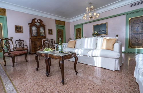 Cannaregio Apartment | Ca' Degli Specchi Grand Canal