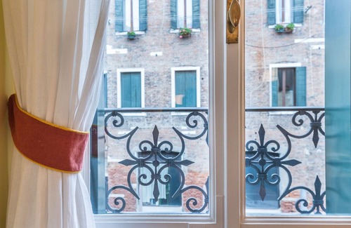 San Polo Apartment | Ca' Dei Nomboli Canal View