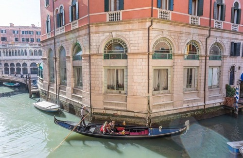 San Marco Apartment | Ca 'dell'Affresco close to Saint-Mark's square and Rialto Bridge!