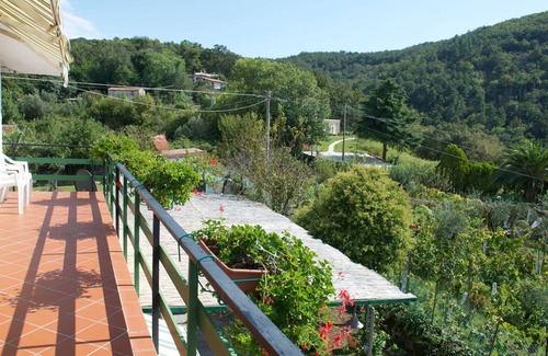 Pugliola House | 'Cà Mary serenity just steps from the sea, comfortable house with garden !