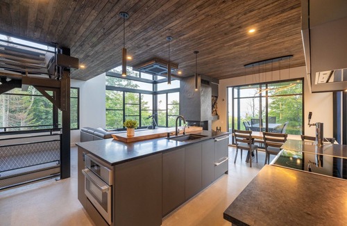 Petite-Riviere-Saint-Francois Ski Chalet | Expérience Om du Massif: Ski, Spa, Sauna, Piscine Vue Imprenable sur le Fleuve
