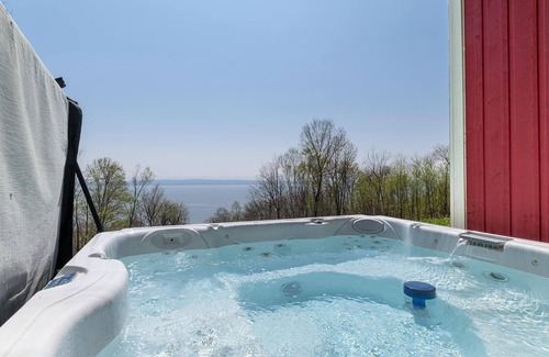 Petite-Riviere-Saint-Francois Ski Chalet | 61B Chalet: Garden Level, River Views & Spa