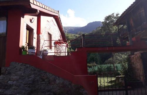 Alava House | Ca Rifo, casa rural en Asturias, puerta de Somiedo a orillas del río Narcea