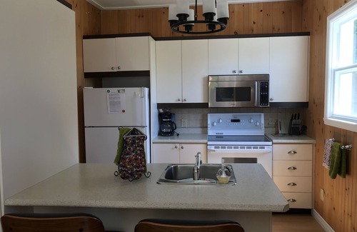 Saint-Jean-de-l'lle-d'Orleans Ski Chalet | Close to the river, private view and access. 2 bedrooms, 4 guests. Citq 121170
