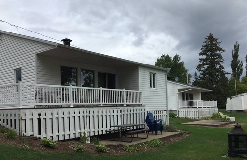 Saint-Jean-de-l'lle-d'Orleans Ski Chalet | The Vilmont Beach Chalets St-Jean with views and access to the River, 20 minutes from Qc