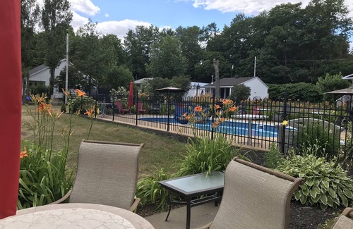 Saint-Jean-de-l'lle-d'Orleans Ski Chalet | 5 bedrooms. 2wc View private access to the St. Lawrence River 20 min from city