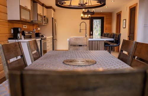Sainte-Marguerite-du-Lac-Masson Ski Chalet | Edge of Lake Walfred - Spa - Mistral Club Walfred