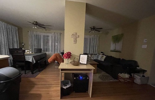 Sainte-Marguerite-du-Lac-Masson Cottage | well equipped with everything you need to relax and unwind