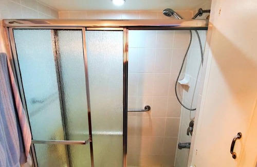 Toronto Resort | Private room ∙ 1 guest