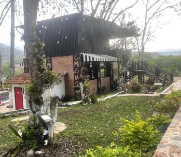 Copan Ruinas Bed & Breakfast | Cabaña Alpina Monte Carlo