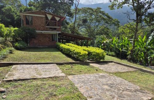 Icononzo House | Cabaña Campestre de Descanso
