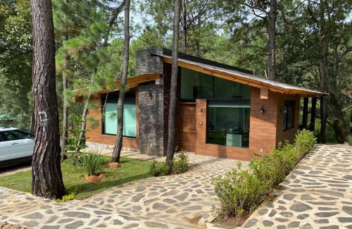 Mazamitla Cabin | ¡cabaña de Lujo con Jacuzzi! Terraza con Vista al Bosque, Ideal Para Familias