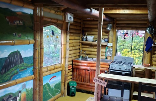 Marinilla Cabin | Cabaña en guadua en las montañas de marinilla