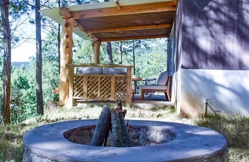 Tecpan Guatemala Ski Chalet | Cabaña Familiar de montaña, Finca Chuchiyá. Pet friendly.
