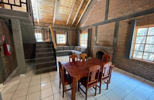 Pueblo Nuevo Cabin | Cabaña Familiar en el Bosque Parque La Pirámide