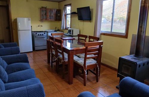 Bajos de Lircay House | Cabaña Las Juntas