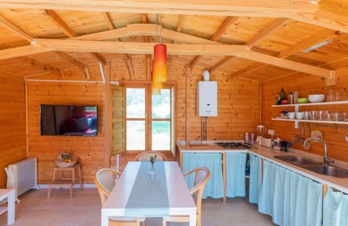 Agustinos Cabin | Cabaña pet Friendly, Dormitorio con AC