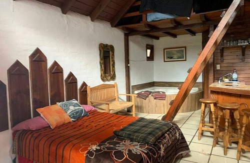 Mazamitla Apartment | Cabaña romantica Odette en zona boscosa con WiFi