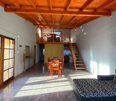 Dr. Enrique Zarate Cabin | Cabaña Siera Y Sol
