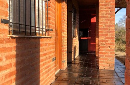 Villa Amancay House | CABAÑAS FENIX con ARROYO NATURAL BORDEANDO LA PROPIEDAD