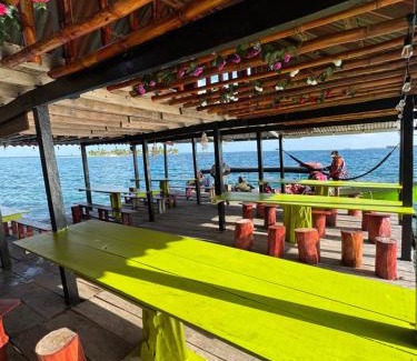 Achutupo Apartment | Cabañas sobre el mar en Guna Yala