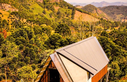 Sao Bento do Sapucai Cabin | Cabana nas Montanhas com Piscina Natural e Espaço Externo Exclusivo