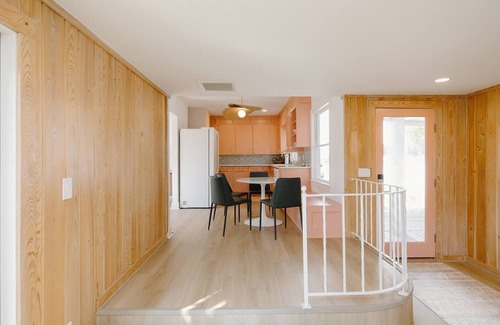 South Harbor Island House | Cabana South Summary: