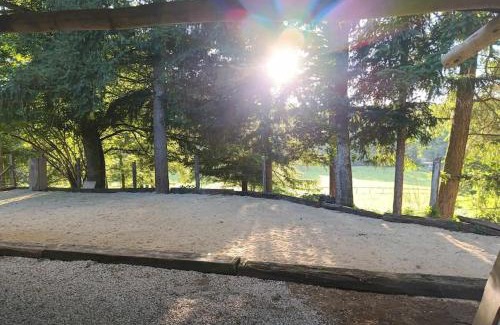 Saint-Eloy-les-Tuileries Other | Cabane aux papillons