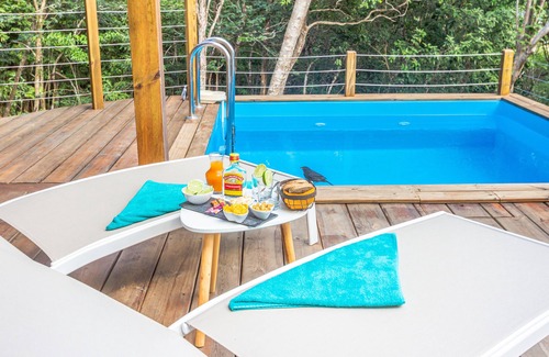 Deshaies Cabin | Cabane D'exception Jungle Lodge Piscine Privée et Baignoire en Pierre
