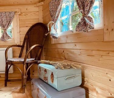 Vernoux-en-Gatine House | Cabane dans un jardin arboré