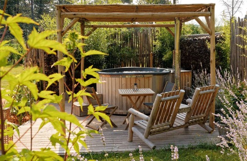 Soulaures Cabin | Cabane spa belle étoile unusual accommodation in the Dordogne with private Jacuzzi.