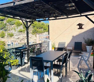 Calanque de Morgiou Bed & Breakfast | Cabanon vue mer L ilette Niolon Côte bleue