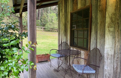 Grose Vale Cabin | Cabbage Tree Cottage @ Hidden Valley Retreat Cottages