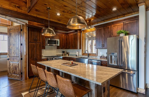 Elk Park House | CaBearnet at Eagles Nest - Sunrise & Sunset view! Pets, firepit, hot tub, amenities