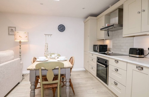 Fareham Cottage | Cabin ∙ 1 bedroom ∙ 4 guests