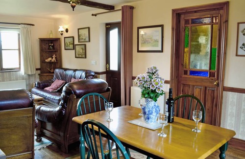 Evershot Cottage | Cabin ∙ 1 bedroom ∙ 2 guests