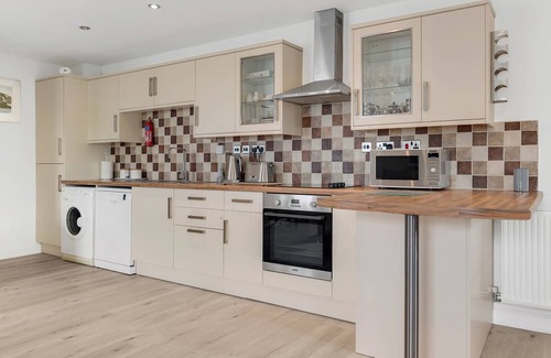 Laugharne Cottage | Cabin ∙ 1 bedroom ∙ 3 guests