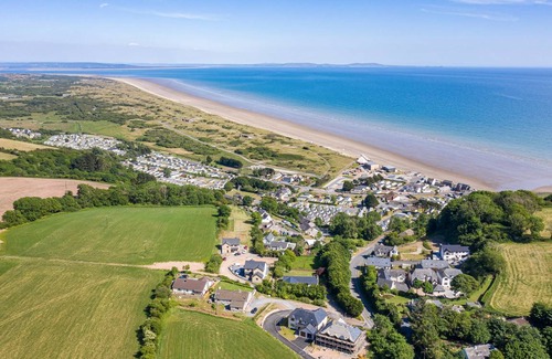 Laugharne Cottage | Cabin ∙ 1 bedroom ∙ 3 guests