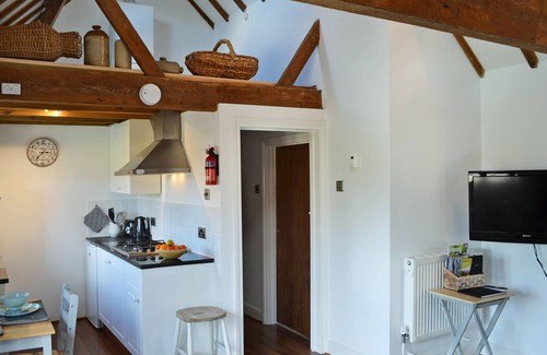 Sharpthorne Cottage | Cabin ∙ 1 bedroom ∙ 2 guests