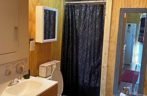 Bridgeport Resort | Cabin 1: Your Secluded Lakeside Escape in Bridgeport, TX