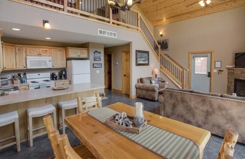 Walker Cabin | Cabin 104 - Open Loft/Modern, Clean, Comfortable