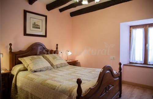 Valcarlos Cottage | Cabin ∙ 14 bedrooms ∙ 14 guests