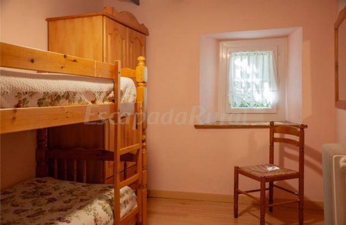 Valcarlos Cottage | Cabin ∙ 14 bedrooms ∙ 14 guests