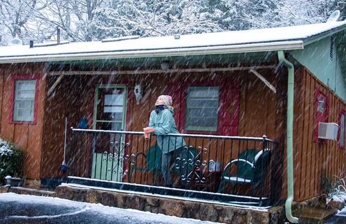 Mountain Home Cabin | Cabin 2-bdrms with Pool and Boat Dock Access on Norfork Lake, Arkansas