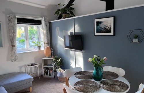 Lower Trengale Cottage | Cabin ∙ 2 bedrooms ∙ 4 guests