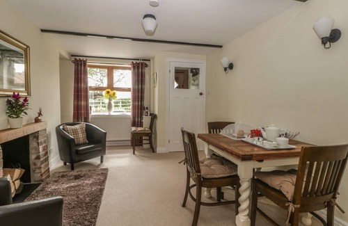 Thornton Dale Cottage | Cabin ∙ 2 bedrooms ∙ 4 guests