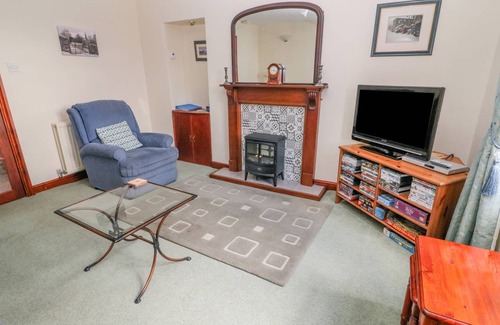 Langcliffe Cottage | Cabin ∙ 2 bedrooms ∙ 3 guests