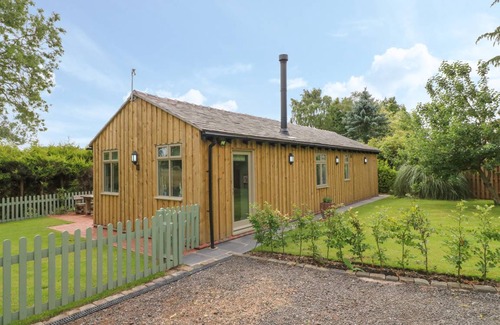 Rugeley Cottage | Cabin ∙ 2 bedrooms ∙ 4 guests